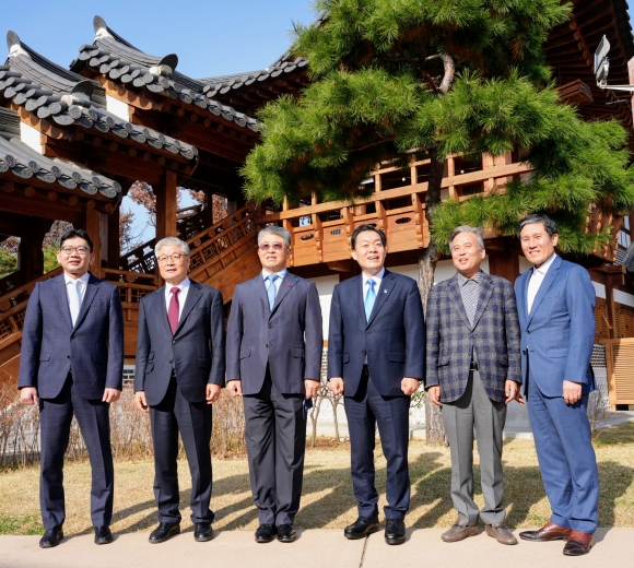 “대학과 기업 유치 협력 체계 구축”…최기주 총장 이재준 수원시장 및 관내 대학 총장들과 소통